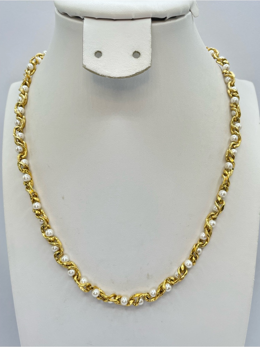 Vintage Gold Tone Faux Pearl Chain Necklace Classic Statement Choker